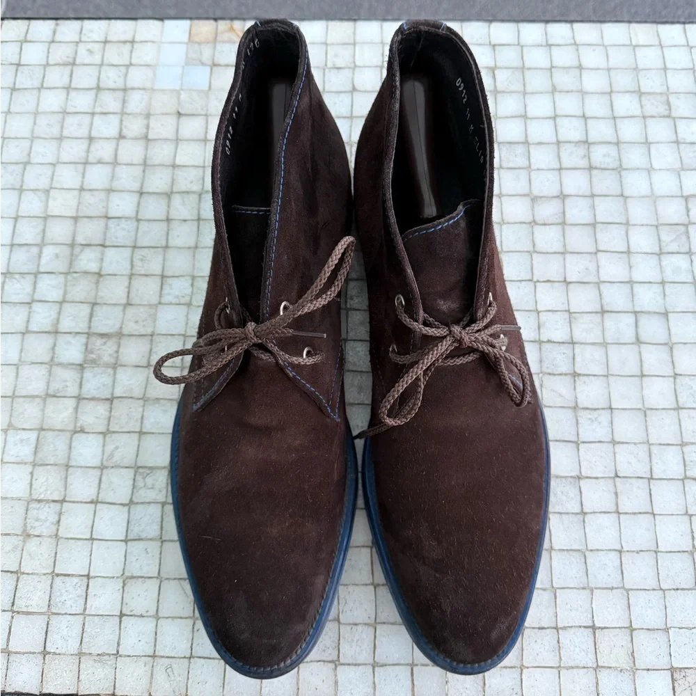 Donald J Pliner Italian crafted, pointed toe Chukka boots.